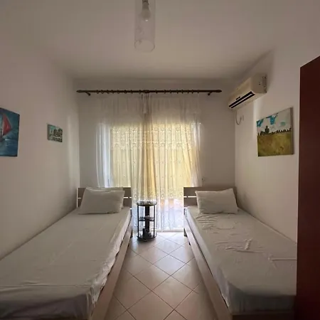Blue Nest Near Grand Blue Fafa * Golem (Tirana)